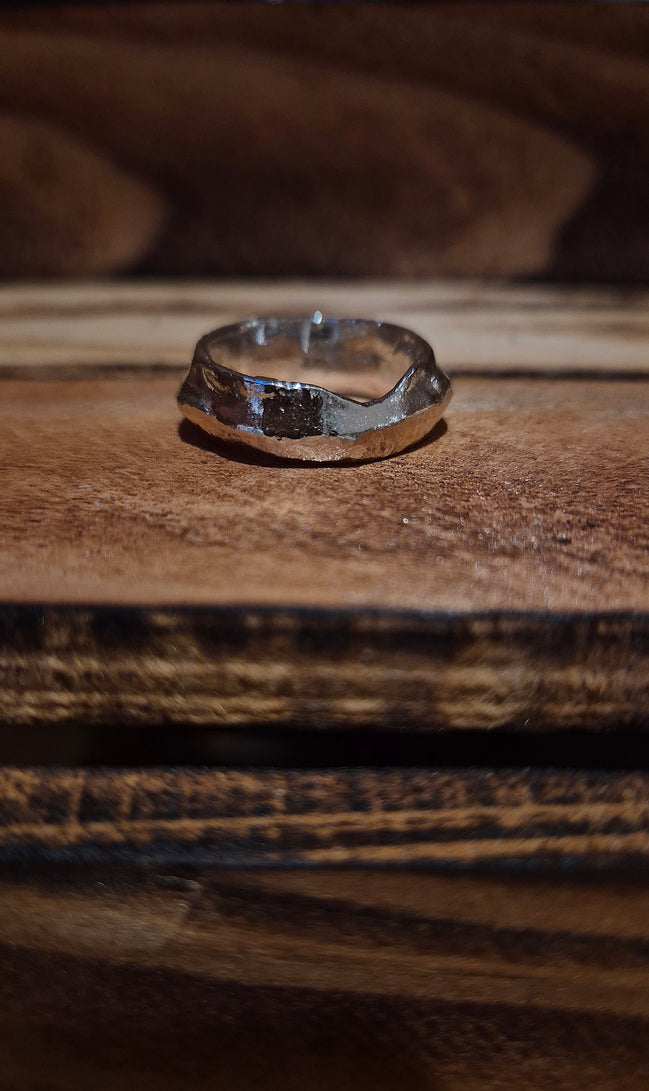 Subtle hint of nature - thumb ring