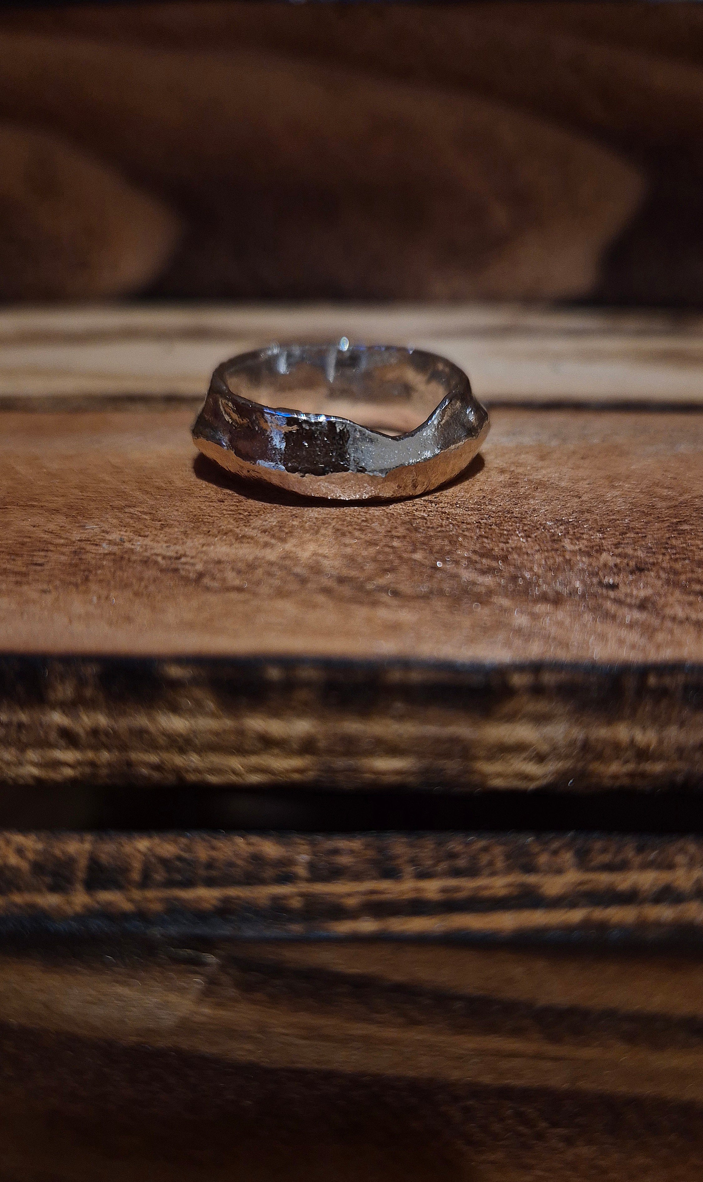Subtle hint of nature - thumb ring
