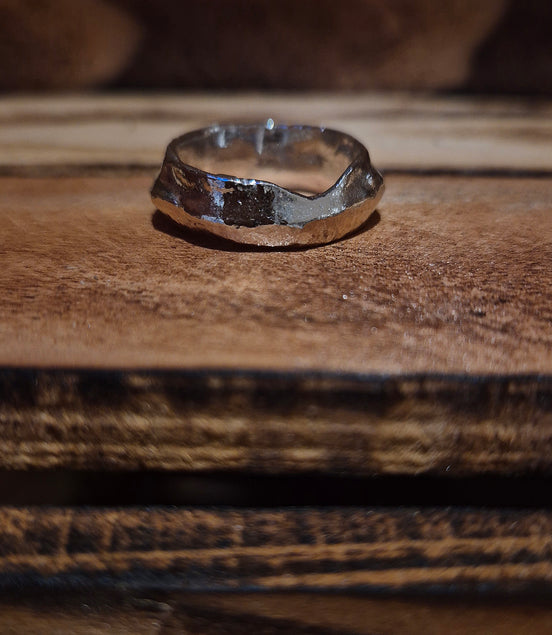 Subtle hint of nature - thumb ring