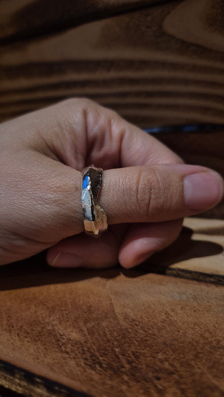 Subtle hint of nature - thumb ring